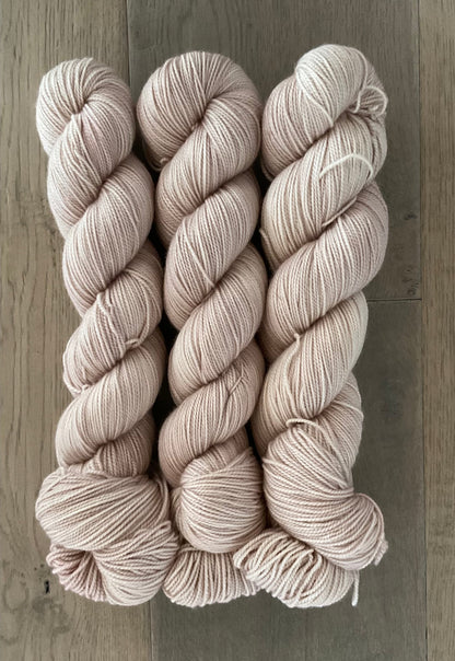 Traditional Non- Superwash Merino Fingering
