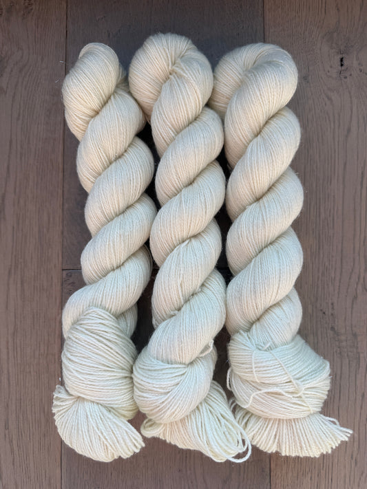 Natural Silver Stellina Fingering Yarn