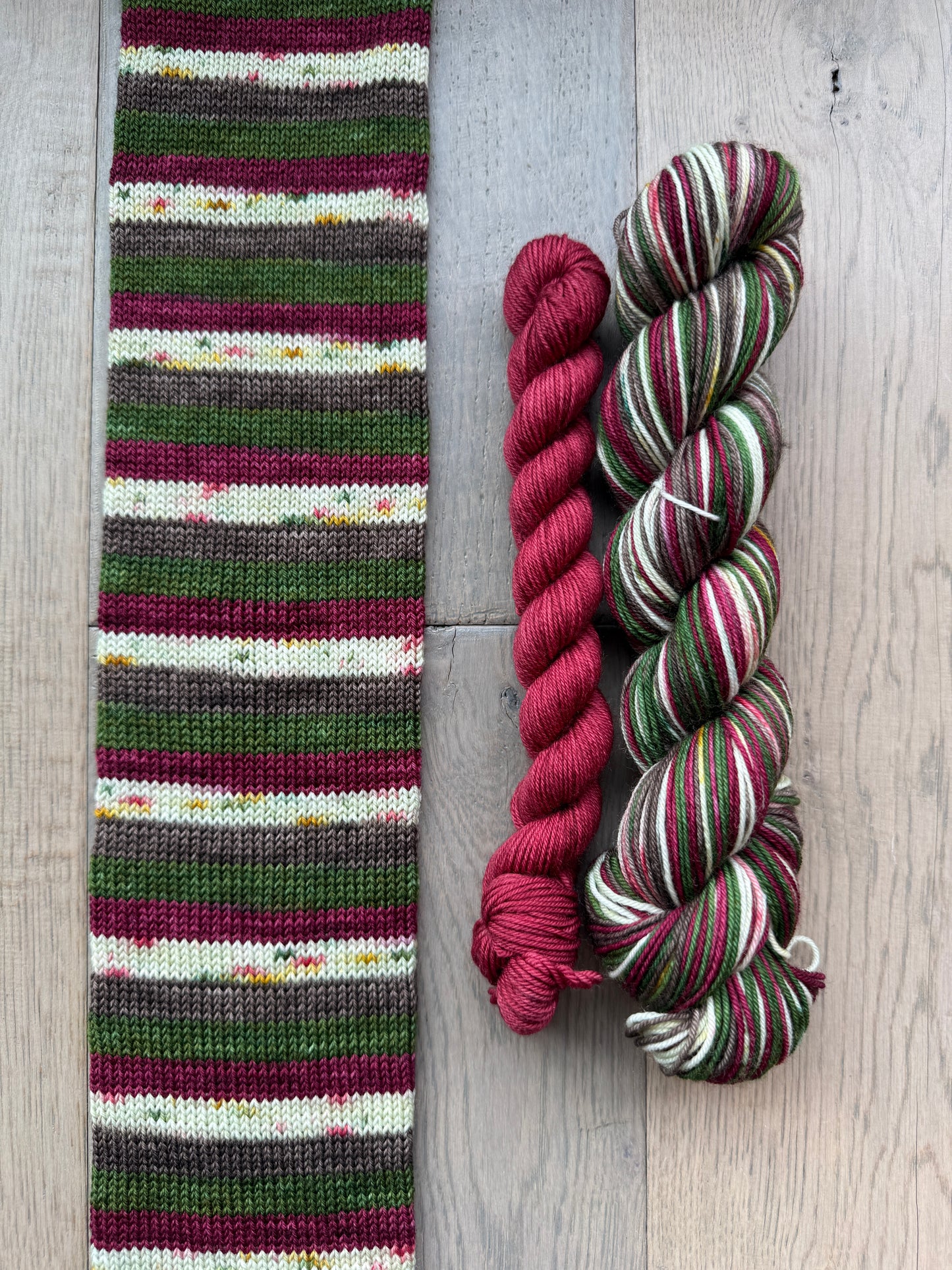 O Christmas Tree Self Striping Sock Set