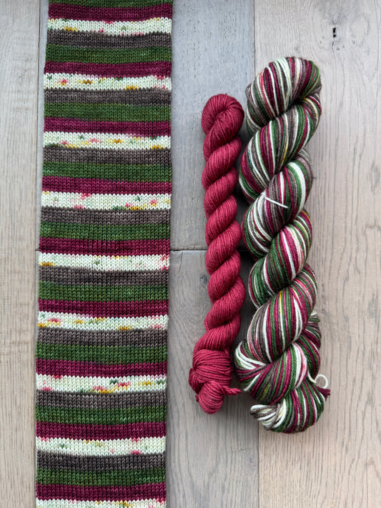 O Christmas Tree Self Striping Sock Set