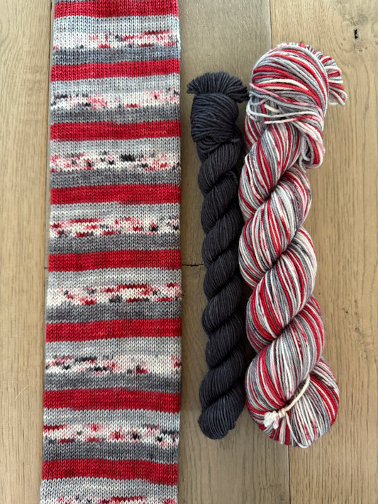 Canada D'eh Self Striping Sock Set