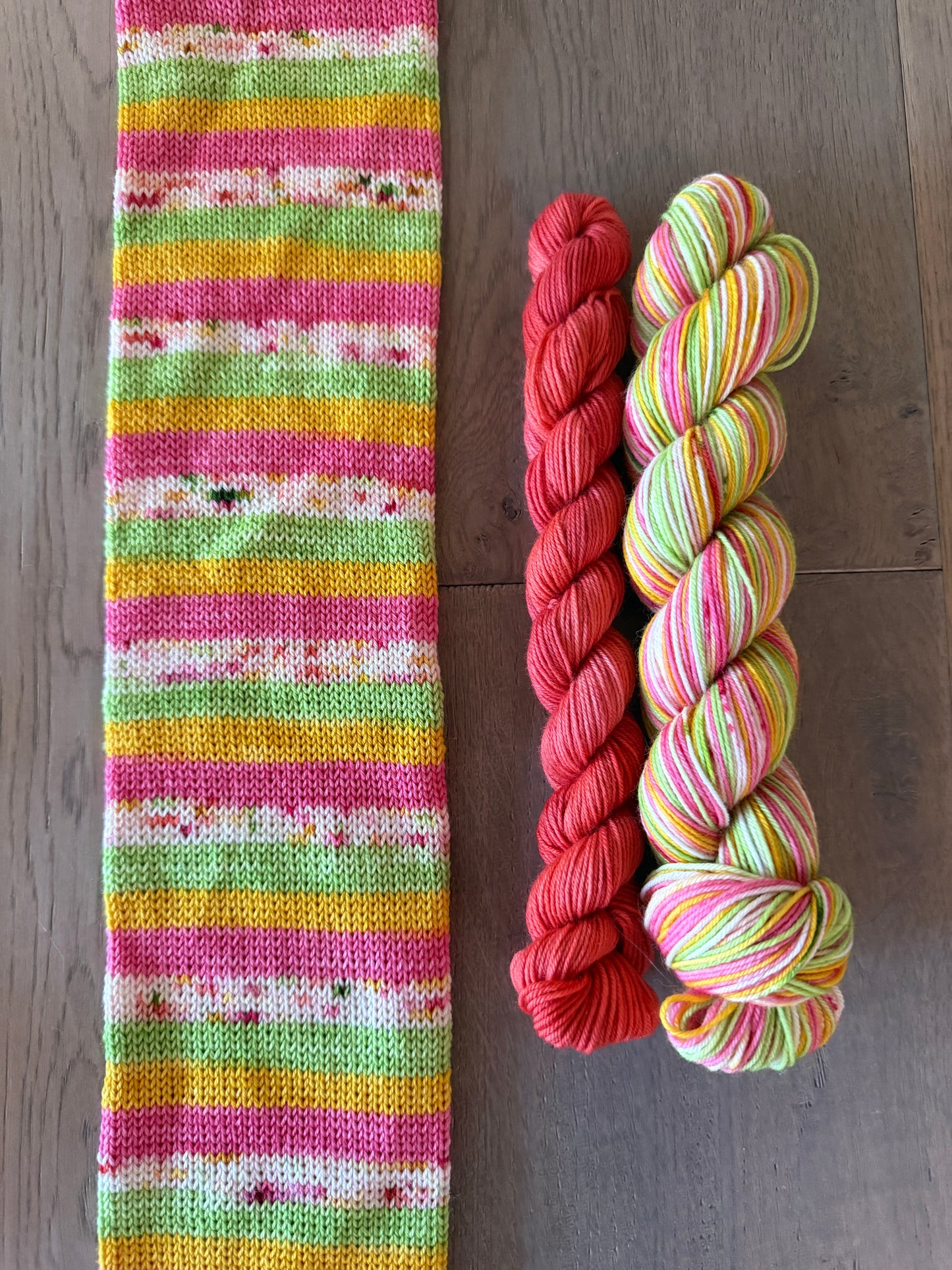 Mele Kalikimaka self striping sock set